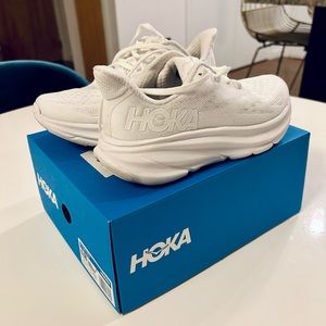 Hoka Clifton 9 (Size 6.5)